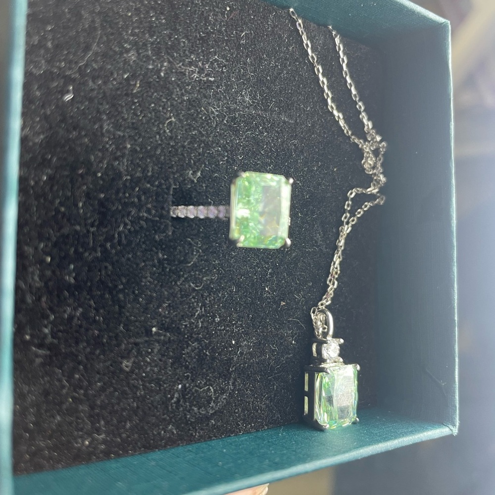 Retail $800 Stamped .925 over platinum or 18k gold Elegant Green Jewelry Set - Picture 7 of 7
